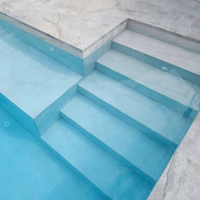 Carrelage de piscine en marbre